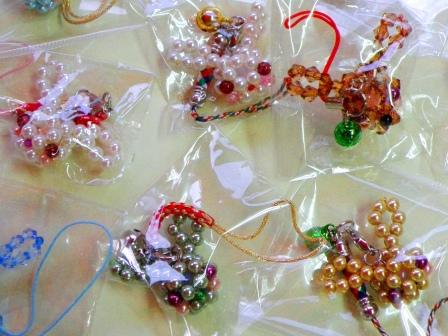 Kuro-usagi handmade goods : The rabbit beadwork strap