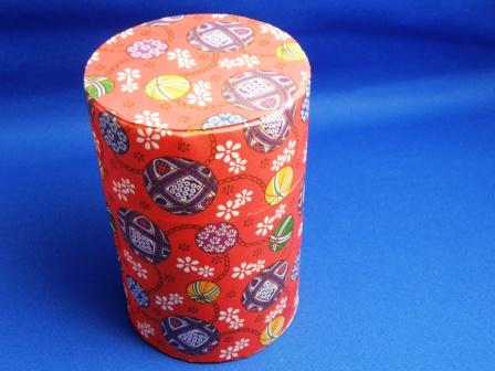 The handmade Chiyogami tea canister