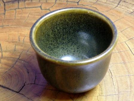 the Black Satsuma (the Naeshirogawa Pottery) : the globular sake cup