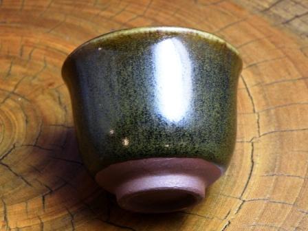 the Black Satsuma (the Naeshirogawa Pottery) : the globular sake cup