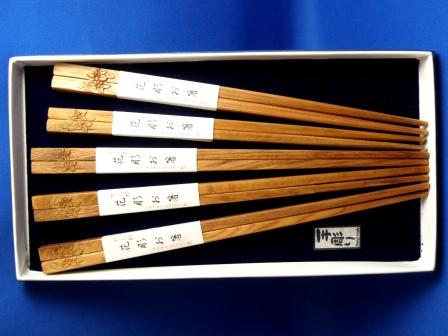 5 pair of chopsticks of a flower Kyushu Azalea carved by hands