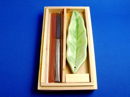 A Yakusugi incense Jyuko Green Leaf trial set